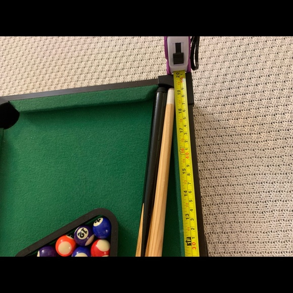 Mini pool table - Picture 3 of 3